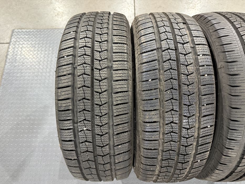 2бр. КАТО НОВИ Товарни Зимни Гуми 235/65R/16C -NEXEN- DOT:2324- 9.6мм.