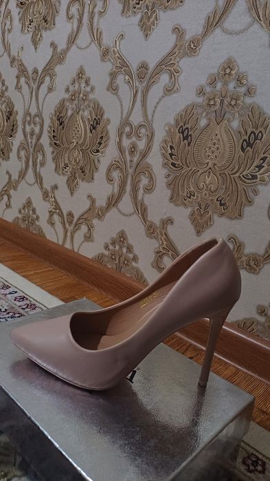 Ayollar oyoq kiyimi/Женская обувь