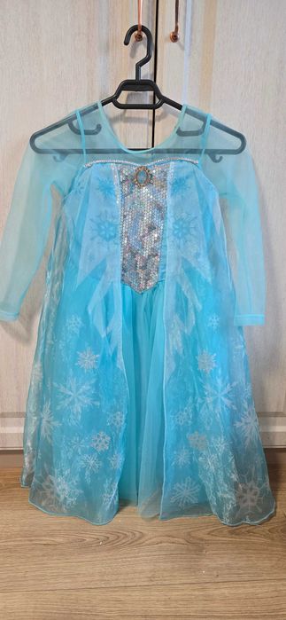 Vand rochite de Elsa si Fetita Zurli