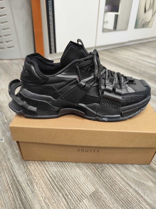 Продавам обувки чисто нови! 43 номер