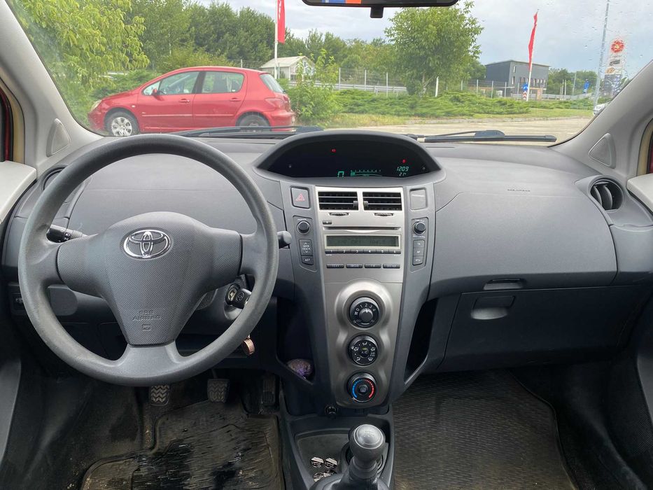 Toyota Yaris 1L Benzina