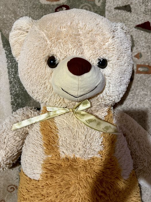 Голямо плюшено мече