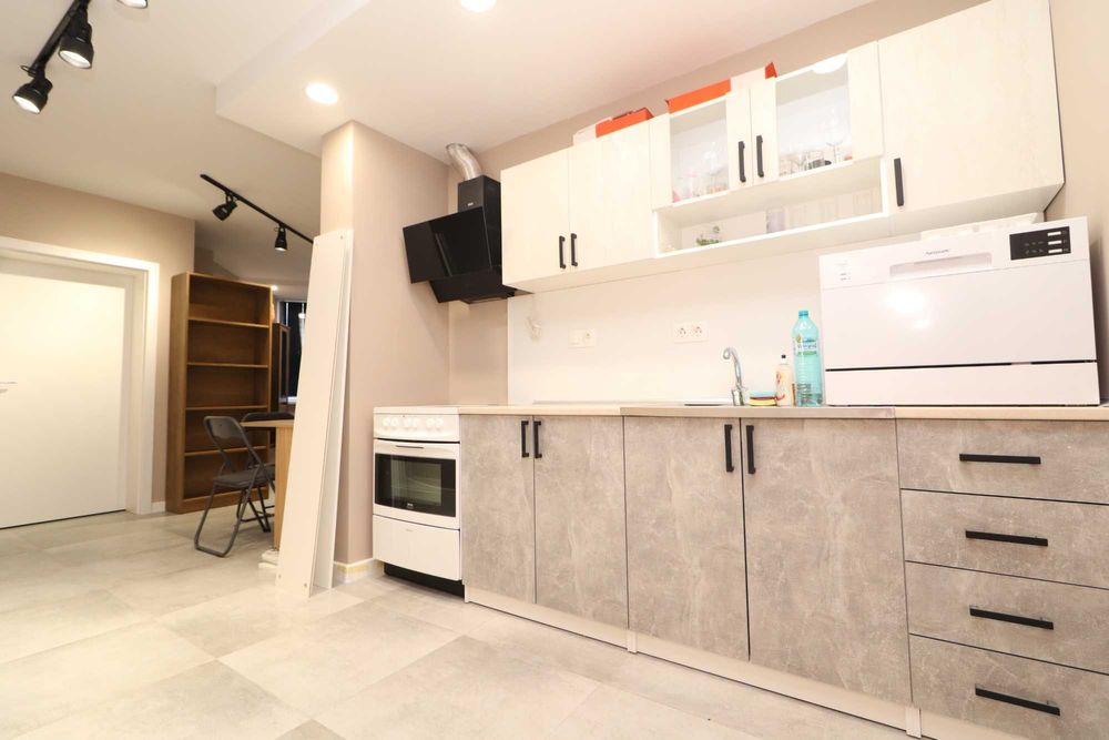 Продава се Двустаен апартамент в София, Люлин 6 - 71 кв.м за 2465 €/кв.м - Снимка #1