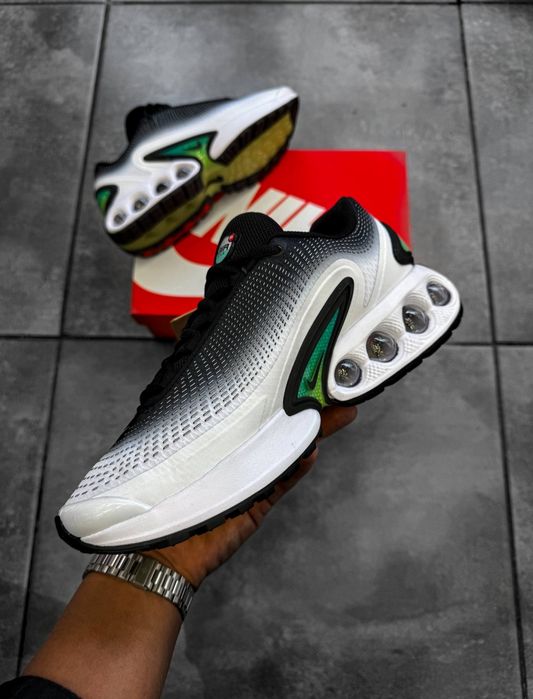 Nike DN ' White/Black/Neon мъжки маратонки