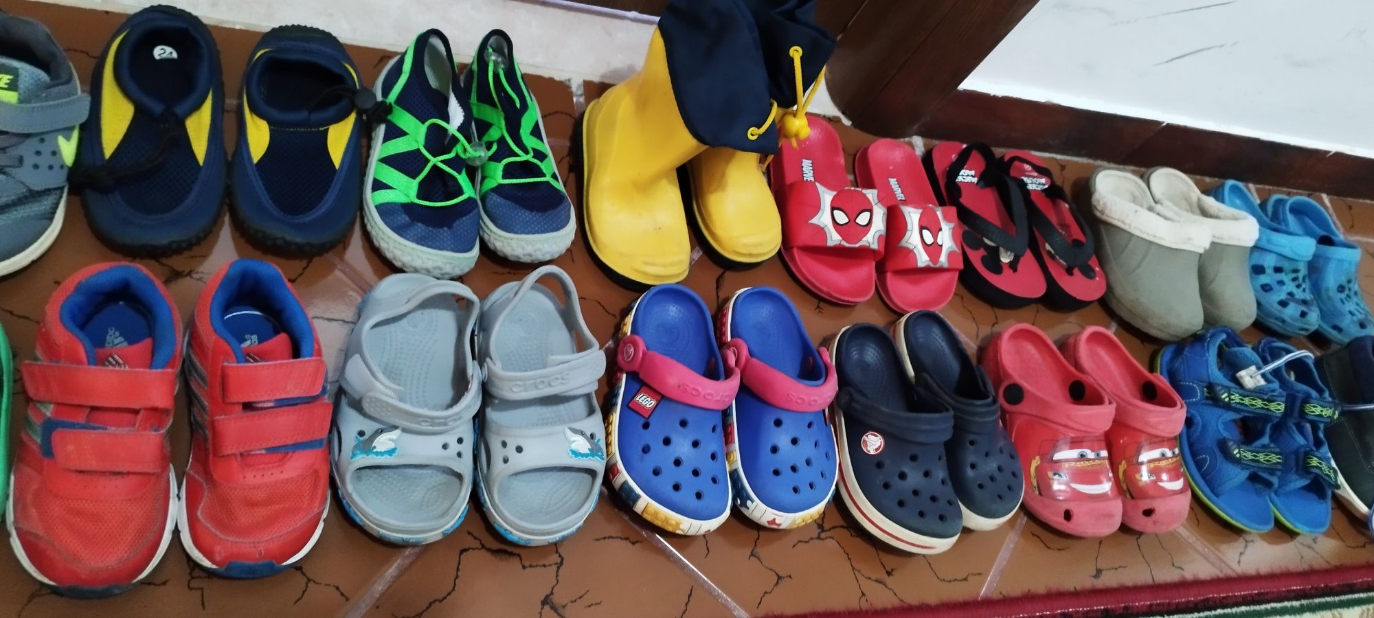 Adidași papuci sandale ghetuțe (crocs,Nike,adidas,puma)