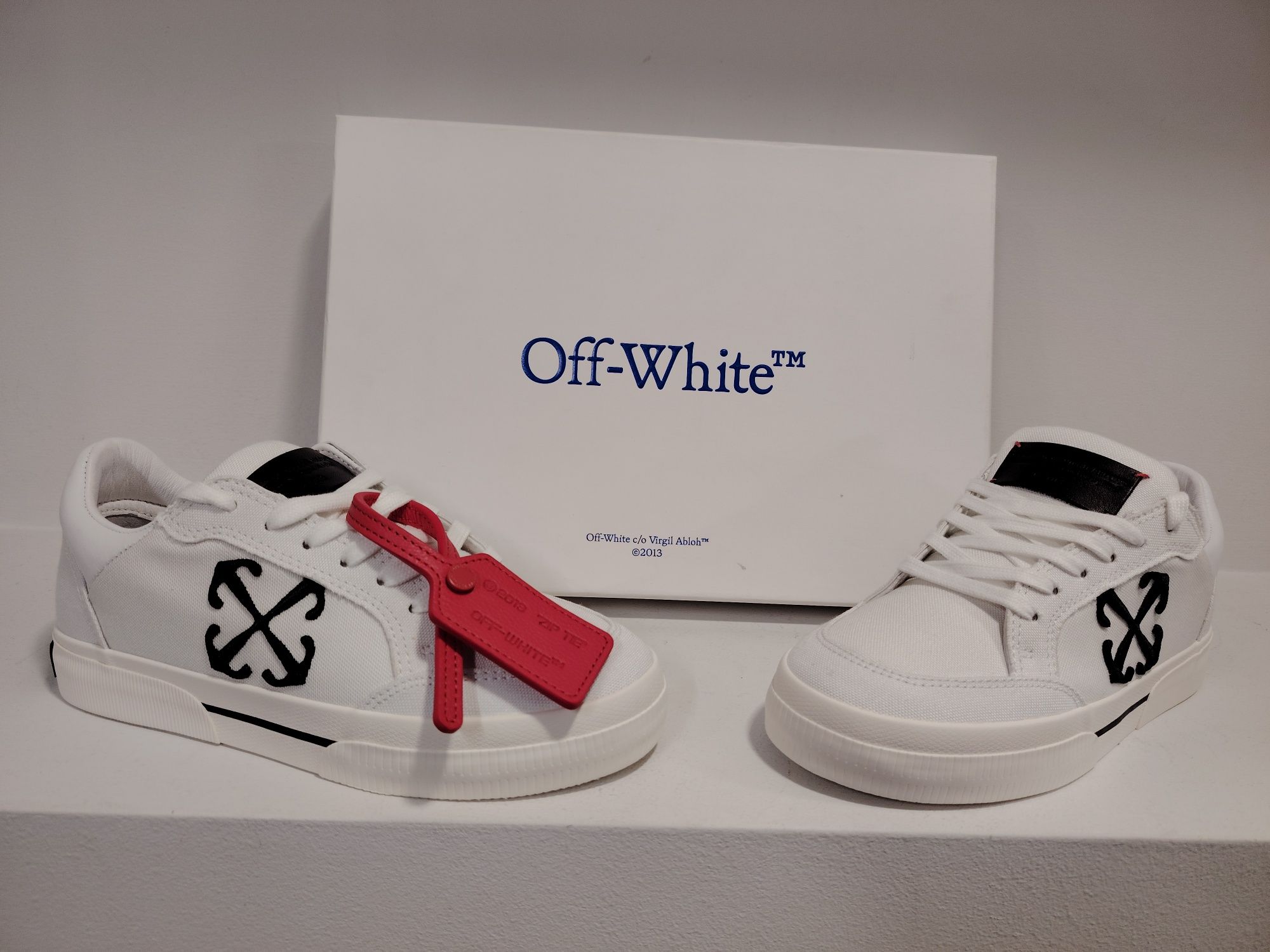OFF-WHITE 35 номер кецове