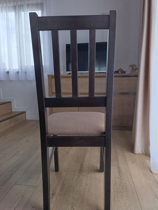 Scaune din lemn masiv