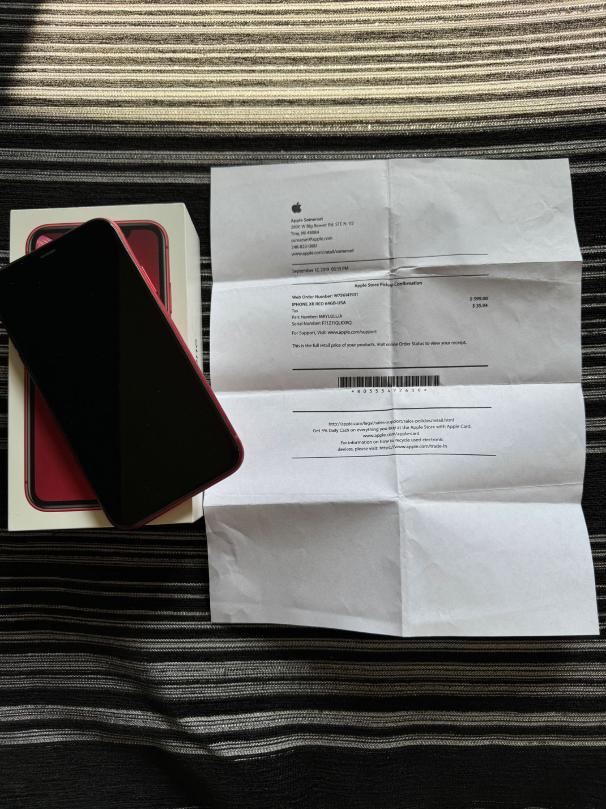 iPhone XR 64 GB внос от САЩ ПОДАРЪК 3 Кейса
