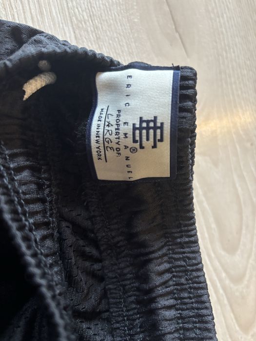 Eric emanuel negru ne purtati noi