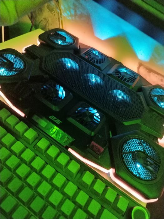 продам подставку для ноутбука