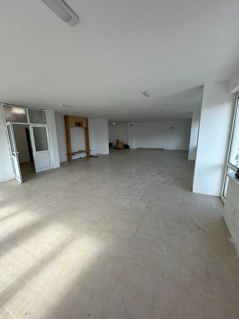 Дава се под наем Офис в Пловдив, Индустриална зона - Тракия - 177 кв.м за 510 € - Снимка #3