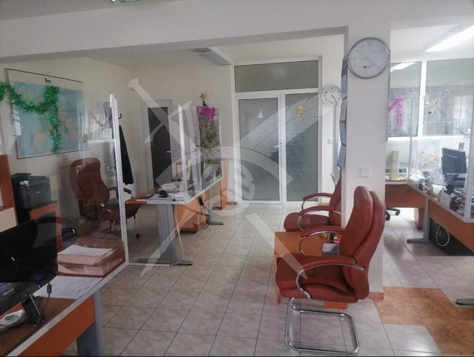 Продава се Офис в София, Витоша - 196 кв.м за 990 €/кв.м - Снимка #2