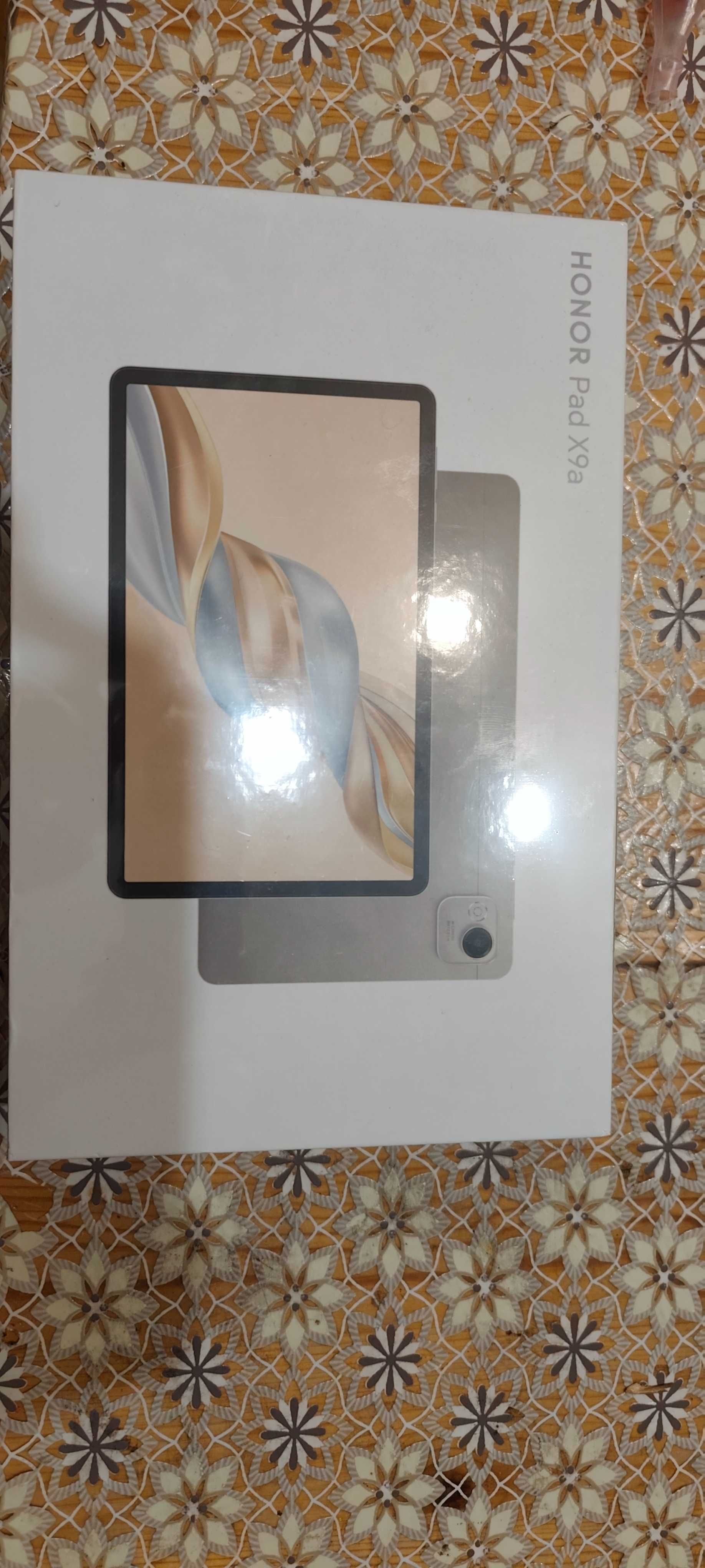 Спешно Таблет Honor pad X9a 11.5 + case