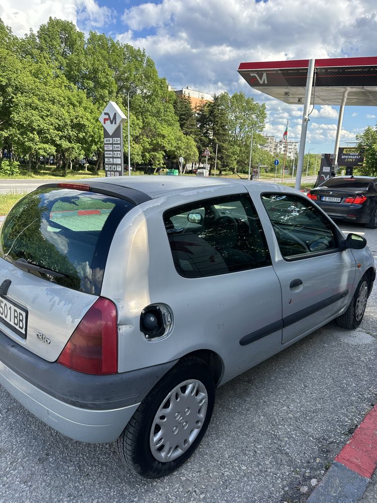 Renault clio 2 1,4i 75коня КЛИМА