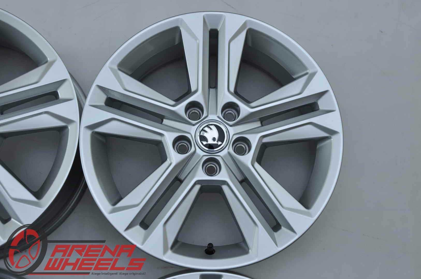 Jante Noi 17 inch Originale Skoda Octavia Yeti Superb Karoq R17