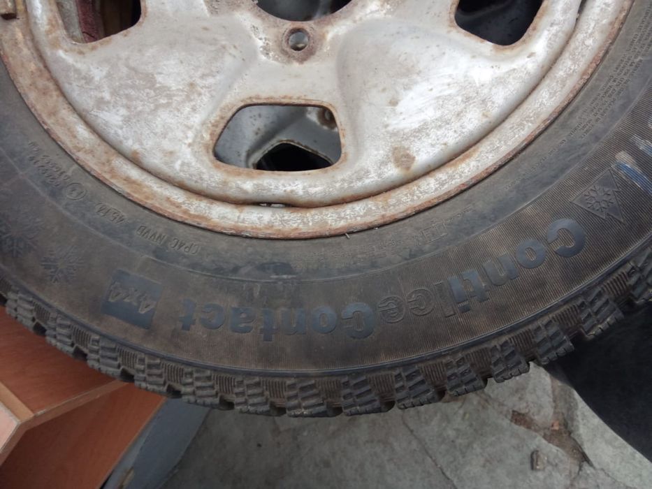 Продаю зимние шины с диском
