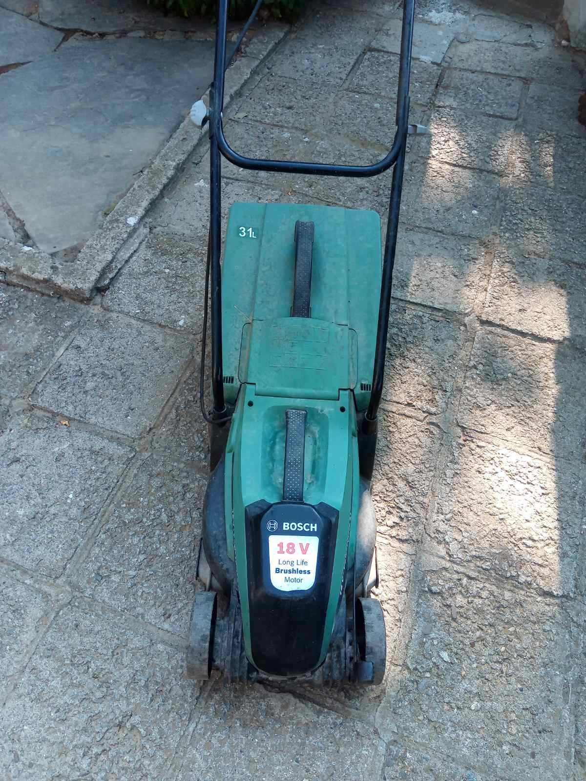 Акумулаторна косачка Bosch