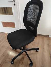Много запазен офисен стол с регулируема височина на седалката