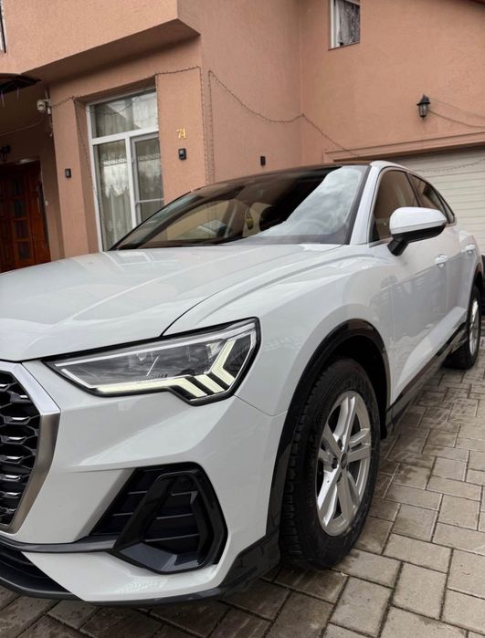 Audi Q3 Sportback 1.5 35 TFSI BENZINA 
Anul 2024