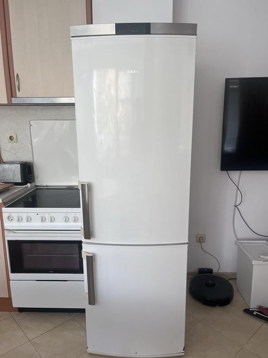 Хладилник AEG Santo OKO 186 см