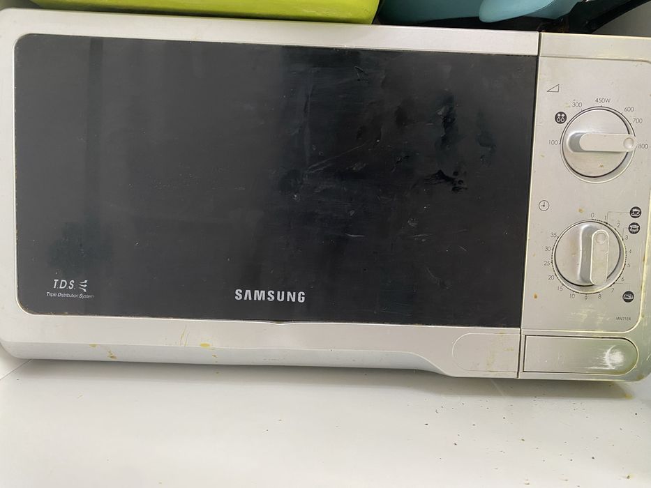 Микроволновка в рабочем состояние