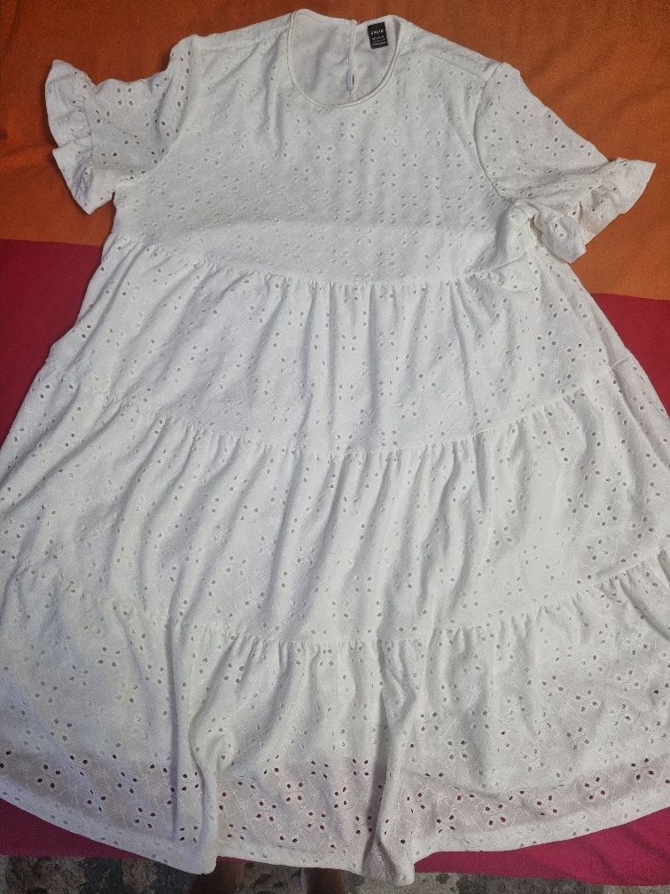 Rochie alba de primavara,vara