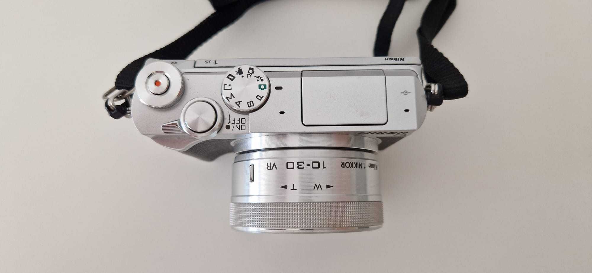 Camera foto Nikon 1 J5, Obiectiv 1 Nikkor 10-30 mm VR, PD-Zoom