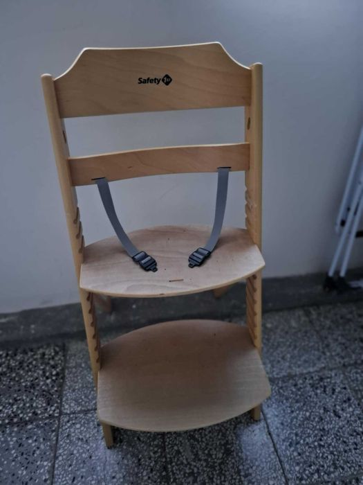 Стол  за  хранене