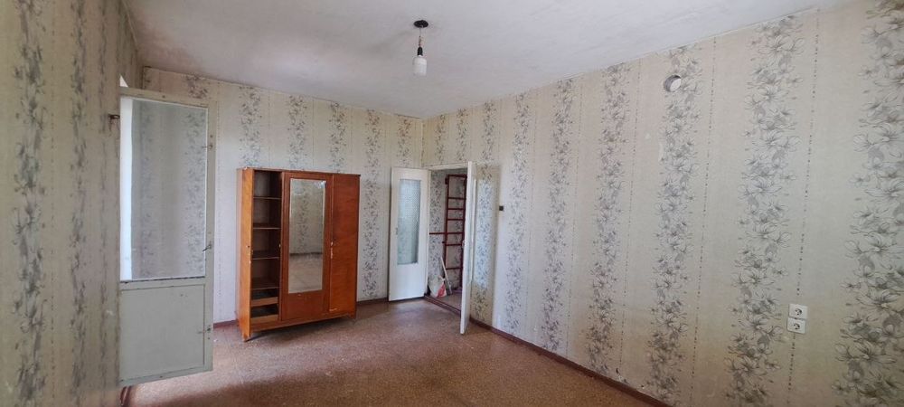 Zudlik bilan frunze massifda 3chi etaj 1xonali kvartira sotiladi