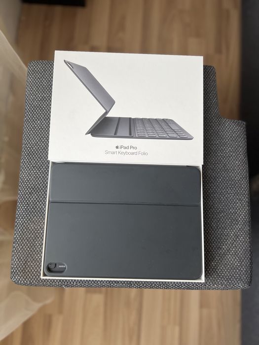 Vând tastatură iPad Pro. Smart Keyboard Folio.