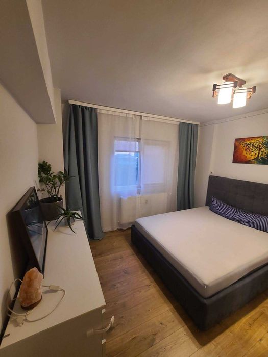Apartament 3 camere ,2 bai,bloc 1997,renovat , zona Ultracentrala