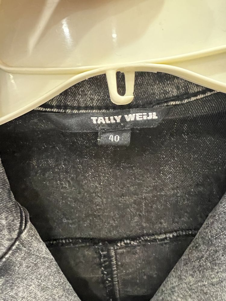 Яке Tally Wejl