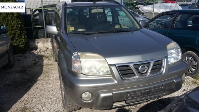 Nissan X-Trail на части