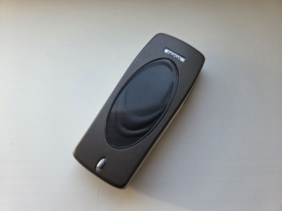 Nokia 7210 cu camera atasabila