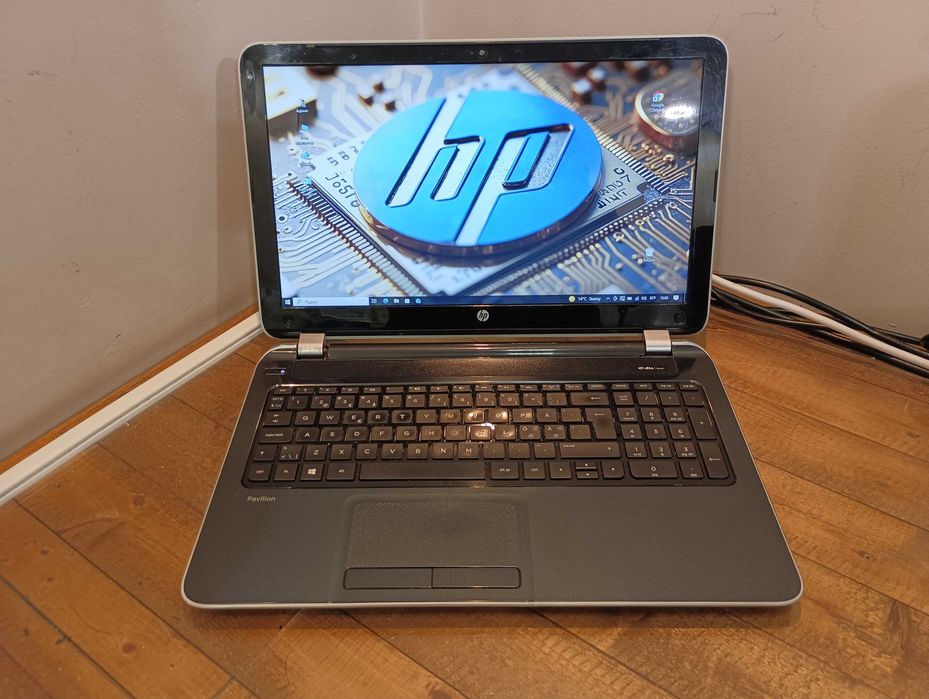 Лаптоп HP Pavilion 15-032sf / 15.6"