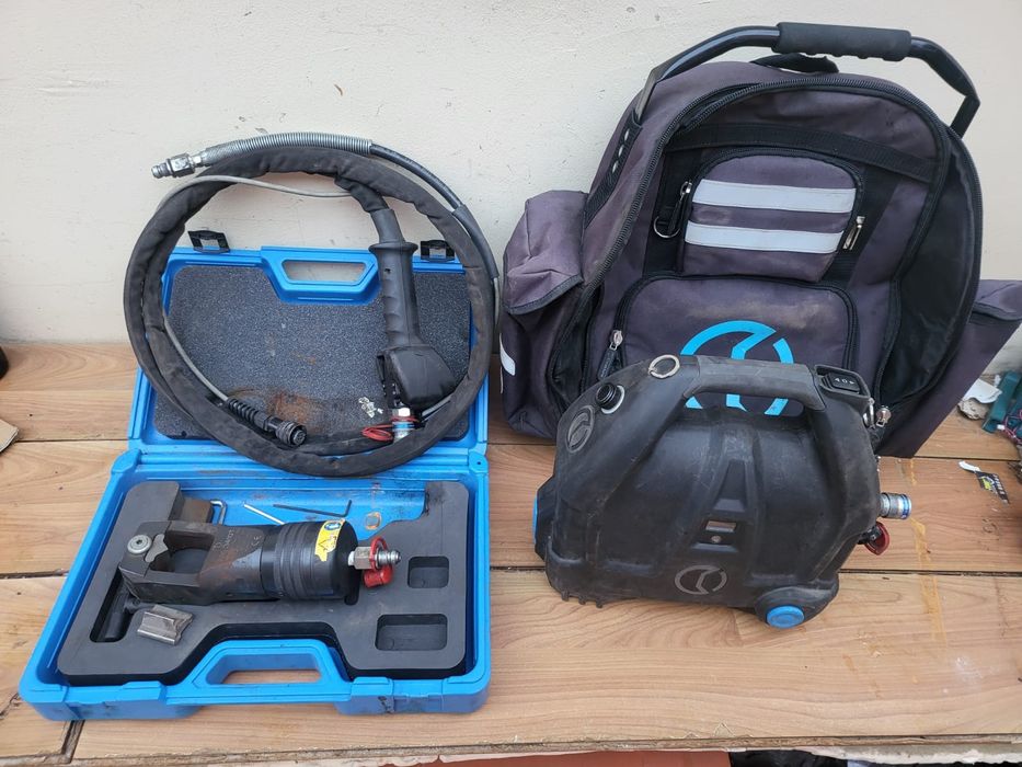 Presa hidraulica cu acumulator Cembre B70M-P36