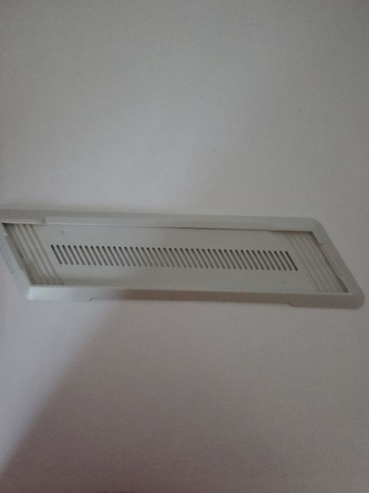 Vând ps4 cu un controler și un suport de ps4 preț negociabil
