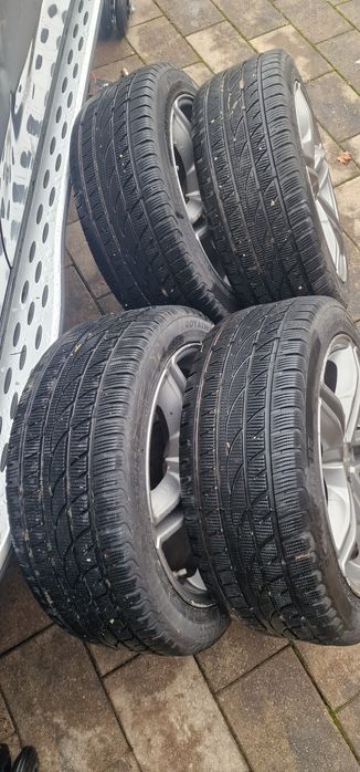 Jante cu anvelope iarna 225 45 r17