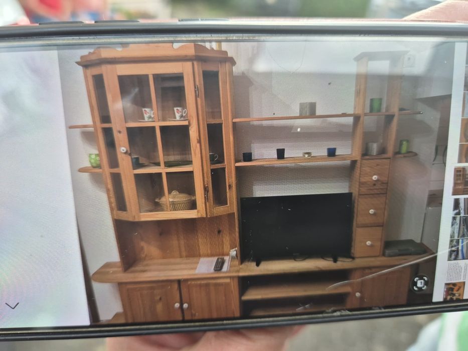 Mobila din lemn pentru salon