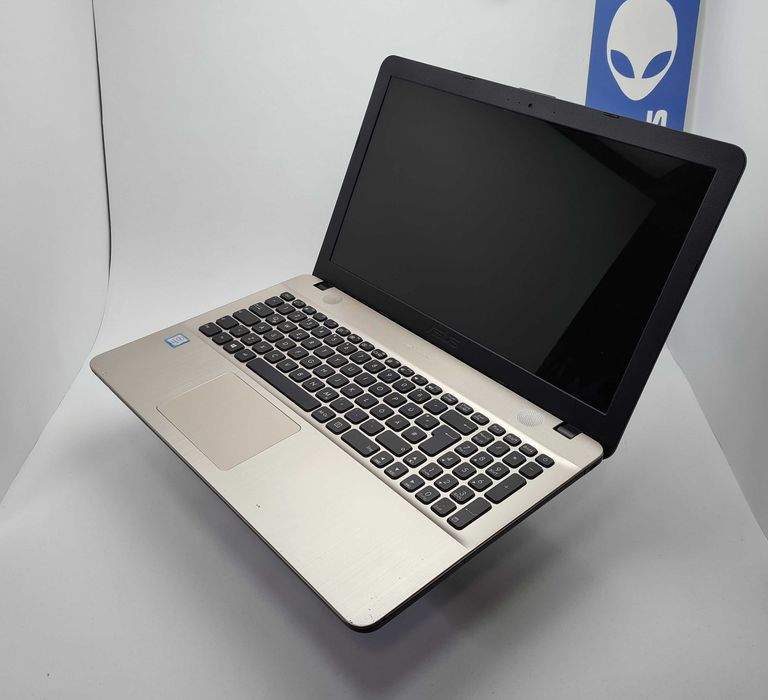 Asus R541U i5 6198U/8GB/250SSD