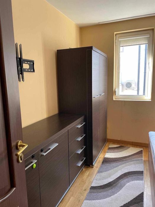 Дава се под наем Тристаен апартамент в Пловдив, Център - 75 кв.м за 550 € - Снимка #2