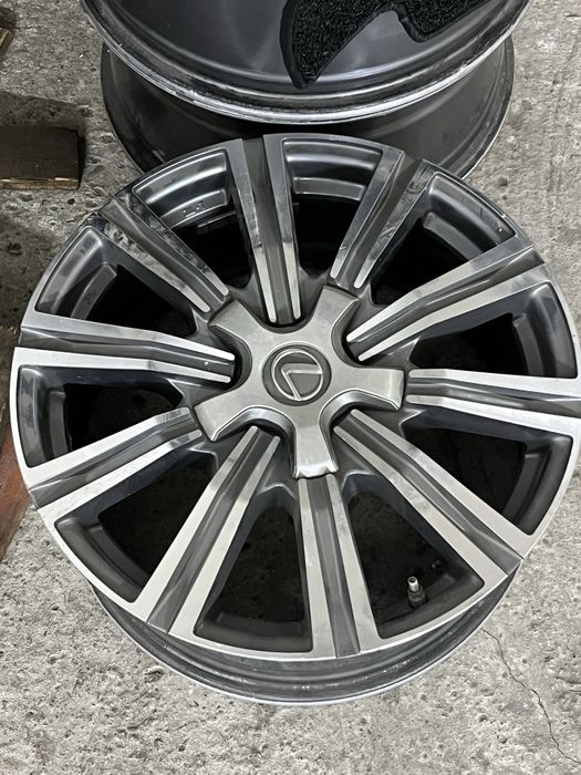 LX 570 Диск продаеться