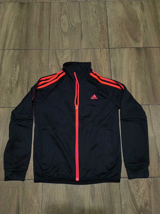 Дамски горнища Adidas