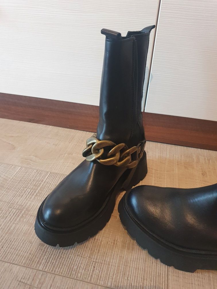 Ghete de piele cu accesoriu detasabil