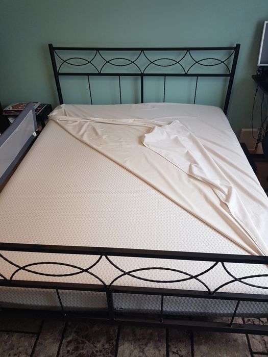 Pat fier forjat + saltea impecabila 160x200
