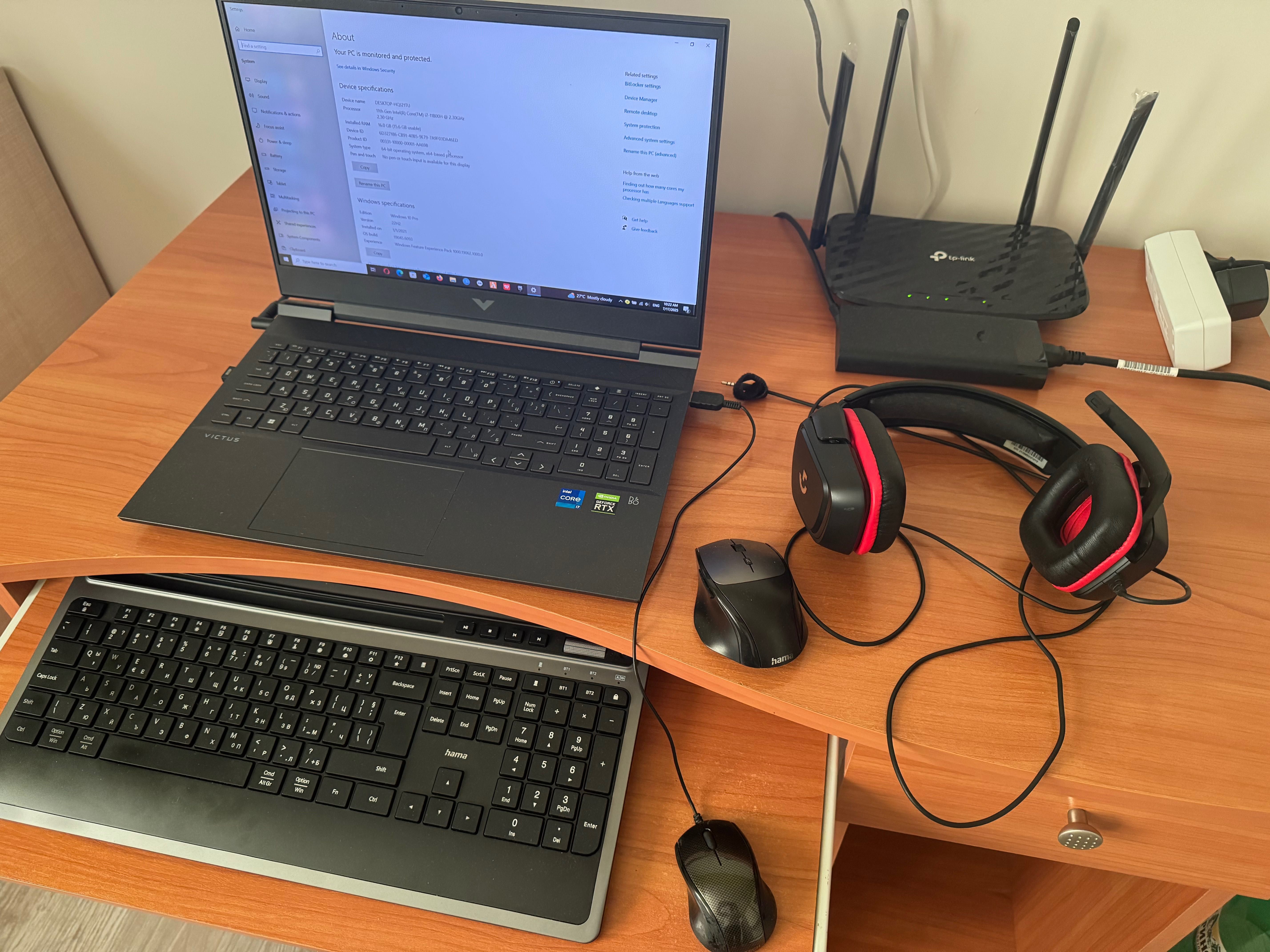 Лаптоп Hp Victus + Стол и Бюро