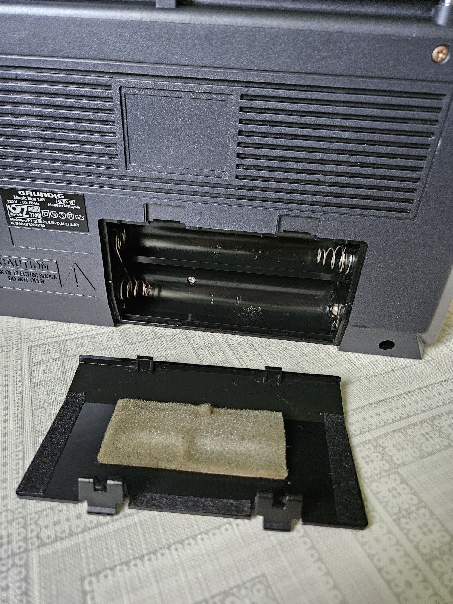 Radio GRUNDIG Musik Boy 165 ( 5 lungimi de unda )