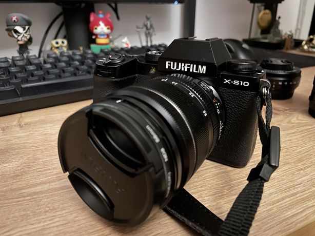 Fujifilm x-s10 cu obiectiv 18-55mm