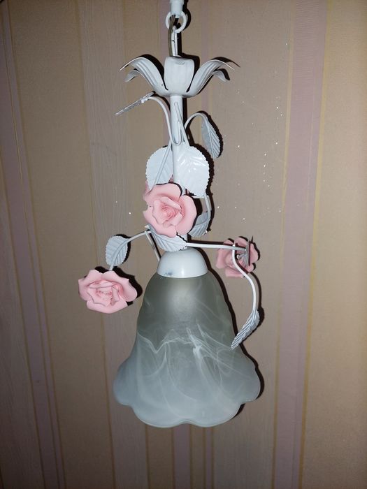 Люстра с розочками