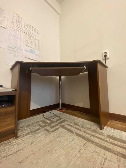 Угловой стол, компьютерный стол